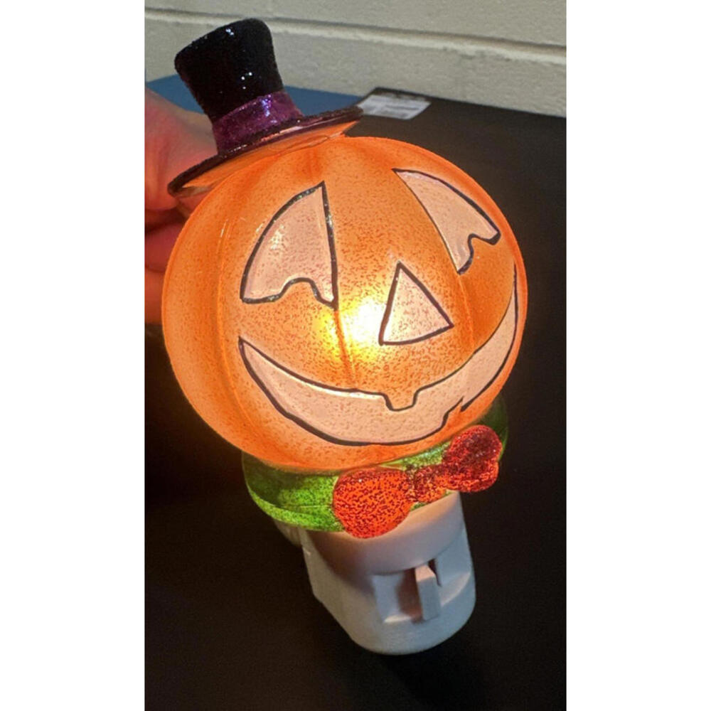 Pumpkin Plug In Night Light With 360 Degree Swivel Plug Halloween Decoration